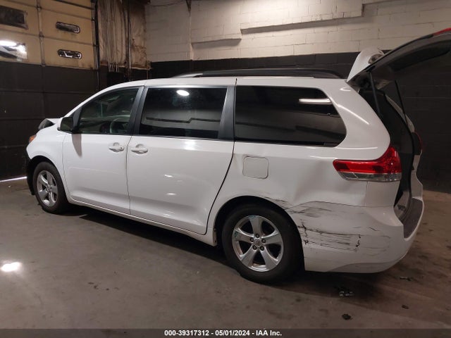 Toyota Sienna Le V6 8 Passenger 2014 5TDKK3DC6ES457635 Image 3