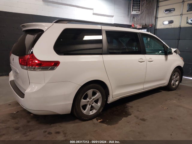 Toyota Sienna Le V6 8 Passenger 2014 5TDKK3DC6ES457635 Image 4