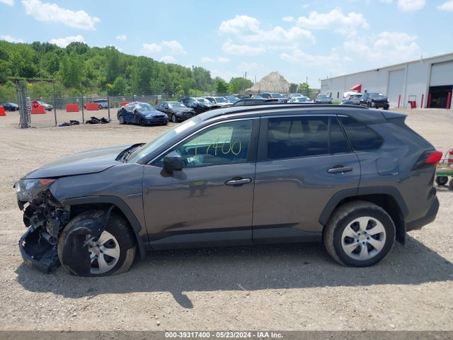 Toyota RAV4 LE 2019 2T3H1RFV3KW002914 Image 14