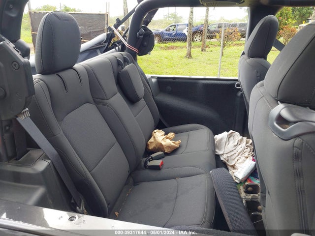 1C4GJXAGXMW766238 Jeep Wrangler Sport 4x4