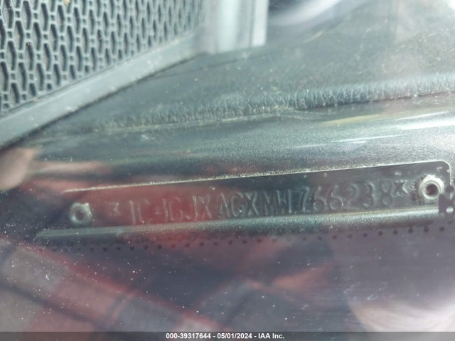1C4GJXAGXMW766238 Jeep Wrangler Sport 4x4