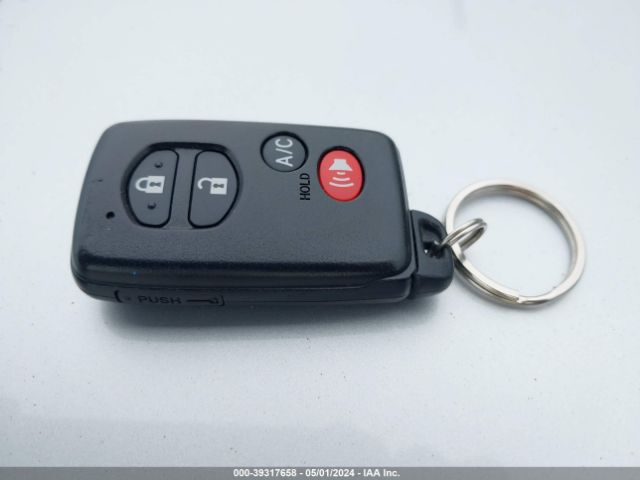 JTDKN3DU5F1872556 Toyota Prius Four