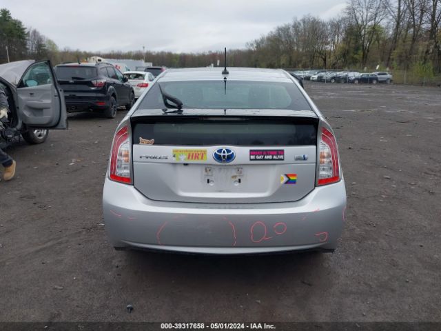 JTDKN3DU5F1872556 Toyota Prius Four