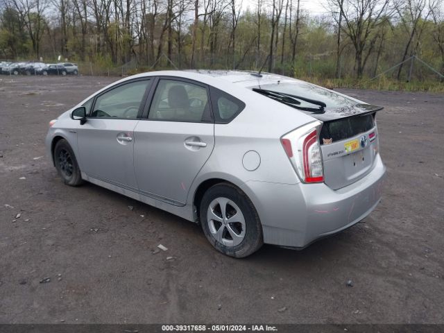 JTDKN3DU5F1872556 Toyota Prius Four