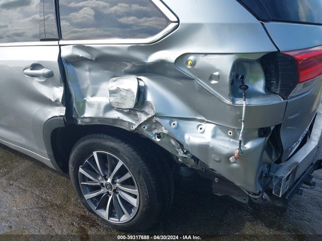 Toyota Highlander Xle 2018 5TDKZRFH9JS546696 Image 6