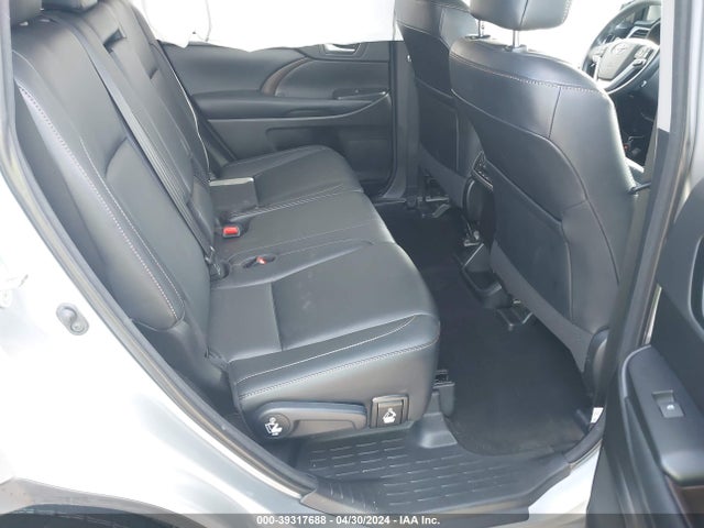 Toyota Highlander Xle 2018 5TDKZRFH9JS546696 Image 8
