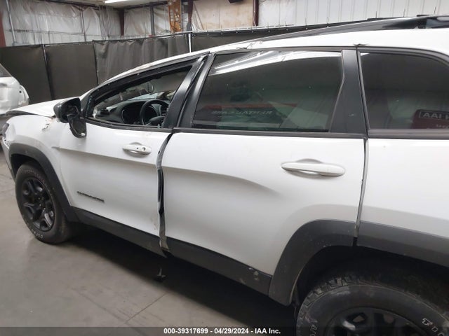 1C4PJMBXXKD199888 Jeep Cherokee Trailhawk Elite 4x4