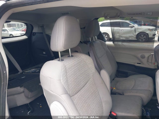 Toyota SIENNA LE 2021 5TDBRKEC7MS032685 Image 8