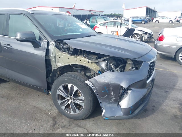 5TDGZRBH5NS234800 Toyota Highlander Xle