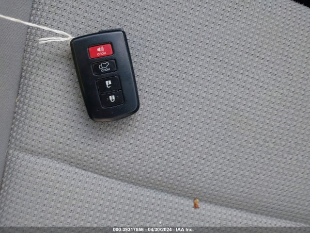 Toyota Rav4 Xle 2017 JTMRFREV1HJ165494 Image 11