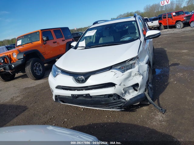 Toyota Rav4 Xle 2017 JTMRFREV1HJ165494 Image 13