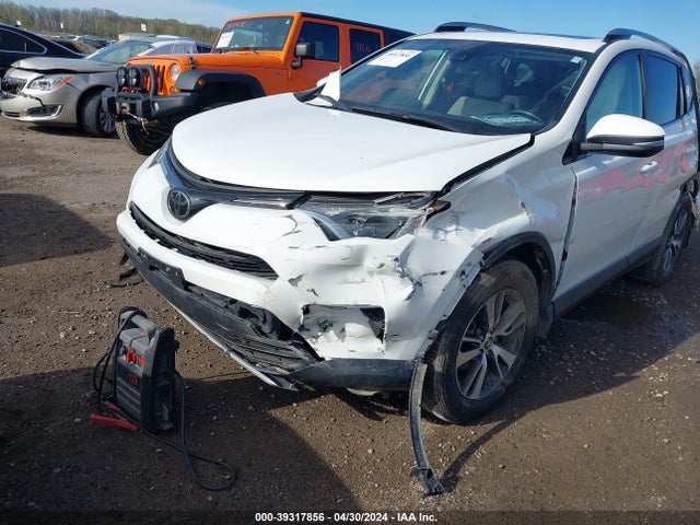 Toyota Rav4 Xle 2017 JTMRFREV1HJ165494 Image 12