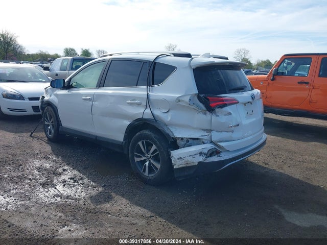 Toyota Rav4 Xle 2017 JTMRFREV1HJ165494 Image 3