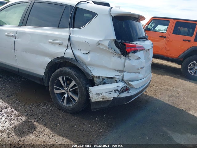 Toyota Rav4 Xle 2017 JTMRFREV1HJ165494 Image 6
