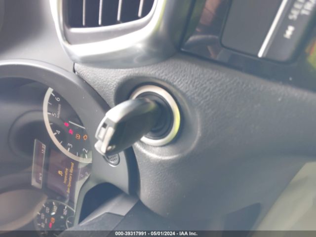 SJKCH5CP7HA022219 Infiniti Qx30 Premium