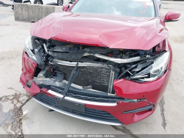 SJKCH5CP7HA022219 Infiniti Qx30 Premium