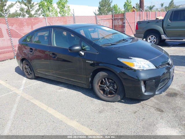 Toyota Prius Two 2015 JTDKN3DUXF1881592 Image 1