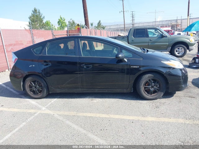 Toyota Prius Two 2015 JTDKN3DUXF1881592 Image 13