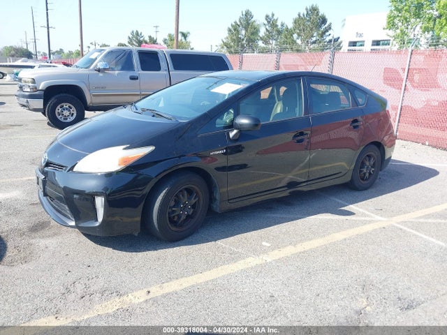 Toyota Prius Two 2015 JTDKN3DUXF1881592 Image 2