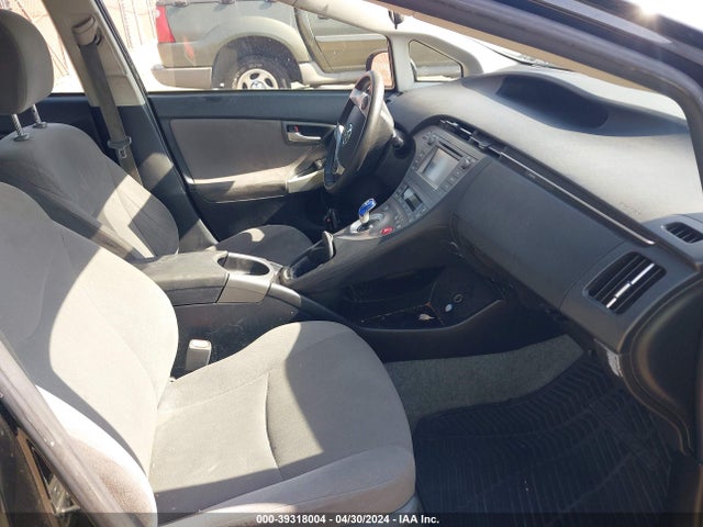 Toyota Prius Two 2015 JTDKN3DUXF1881592 Image 5