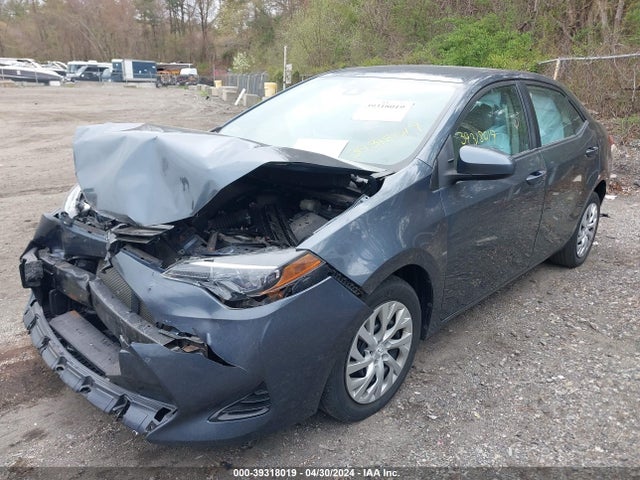 Toyota COROLLA LE 2018 2T1BURHE6JC984439 Image 2