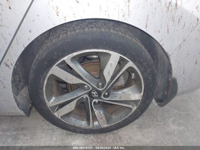 KMHDH4AE2FU303032 Hyundai Elantra Limited