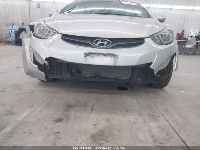 KMHDH4AE2FU303032 Hyundai Elantra Limited