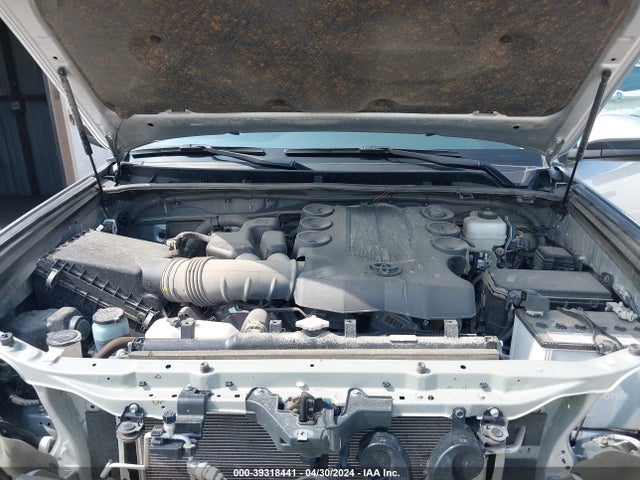 Toyota 4RUNNER SR5 2023 JTEMU5JRXP6155030 Image 10