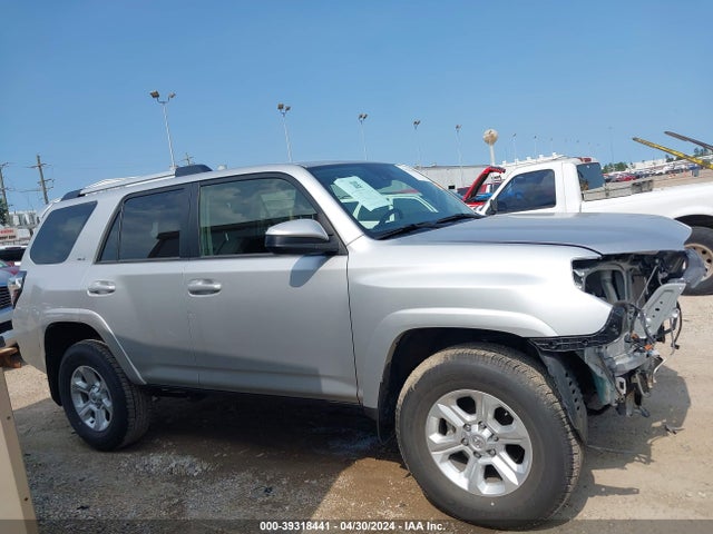 Toyota 4RUNNER SR5 2023 JTEMU5JRXP6155030 Image 14
