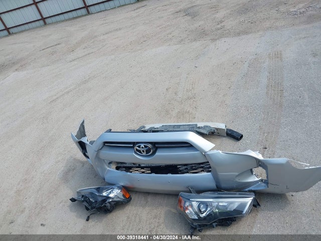 Toyota 4RUNNER SR5 2023 JTEMU5JRXP6155030 Image 12