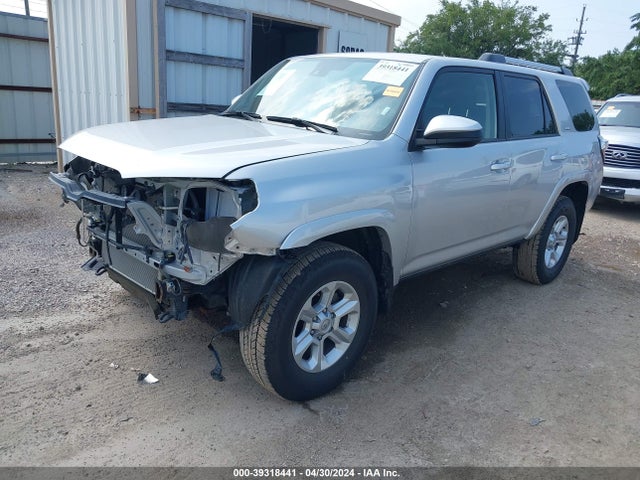 Toyota 4RUNNER SR5 2023 JTEMU5JRXP6155030 Image 2