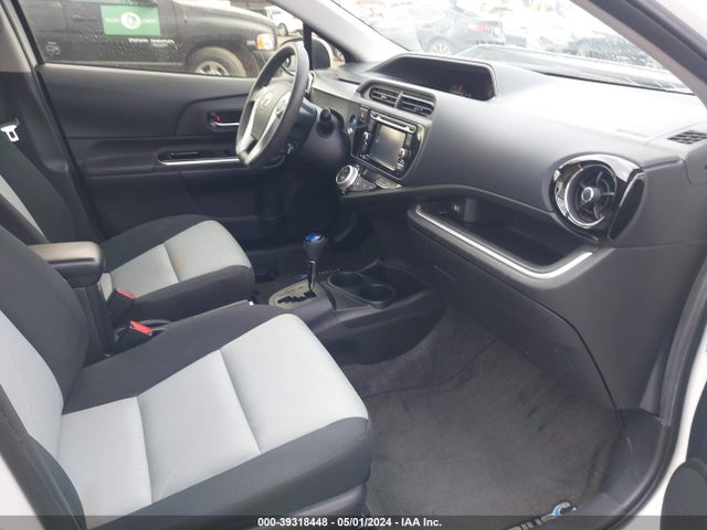 Toyota Prius C Three 2015 JTDKDTB3XF1098656 Image 5