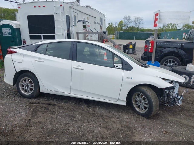 Toyota Prius Prime Plus 2018 JTDKARFP1J3081881 Image 13