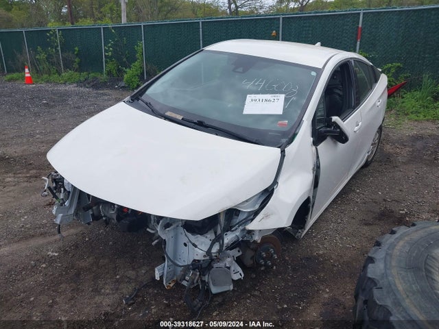 Toyota Prius Prime Plus 2018 JTDKARFP1J3081881 Image 2