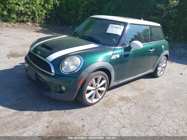 2011 MINI COOPER S WMWSV3C55BTY20320 Photo 1