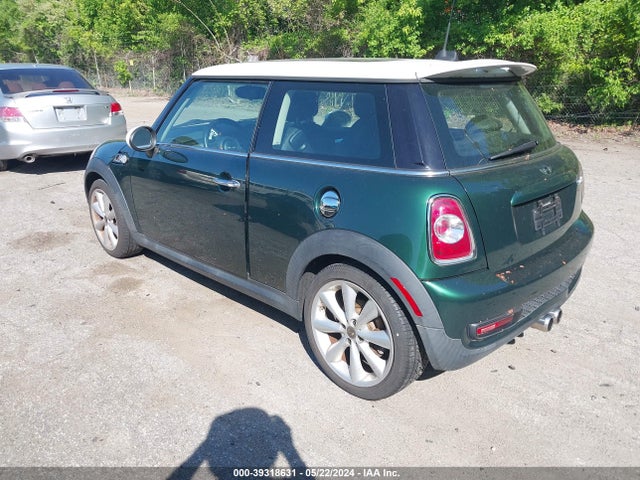 2011 MINI COOPER S WMWSV3C55BTY20320 Photo 2