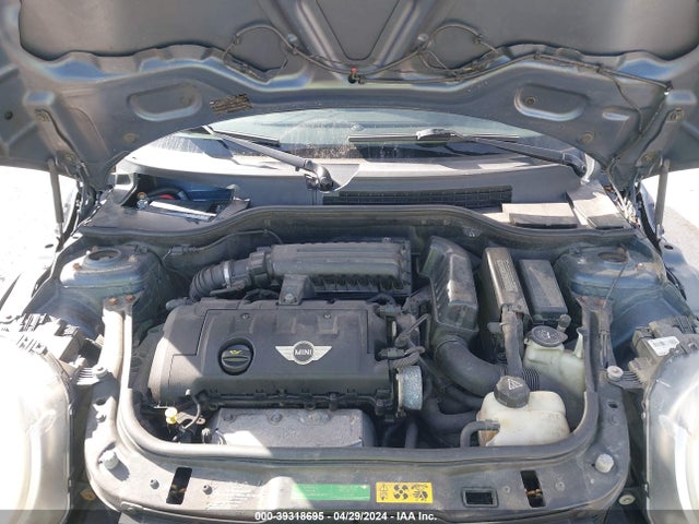 2010 MINI COOPER CLUBMAN WMWML3C52ATX37361 Photo 9