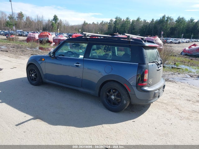 2010 MINI COOPER CLUBMAN WMWML3C52ATX37361 Photo 2