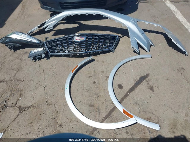 1GYKNFRS7JZ113677 Cadillac Xt5 Premium Luxury