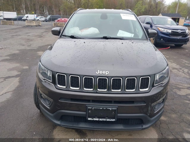 3C4NJDBB5KT755241 Jeep Compass Latitude 4x4
