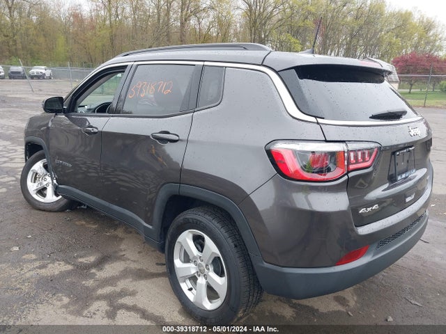3C4NJDBB5KT755241 Jeep Compass Latitude 4x4