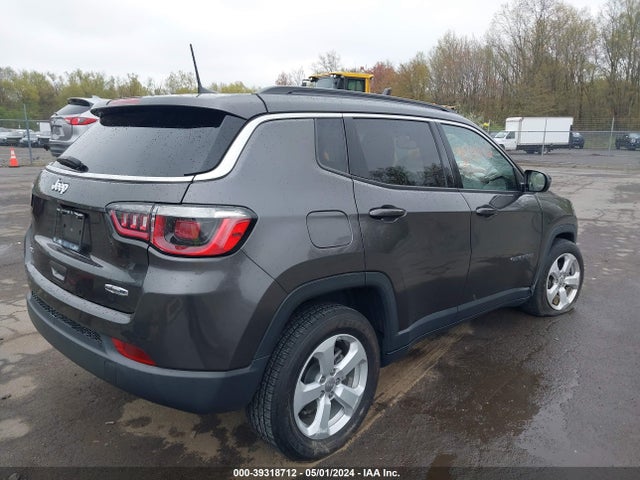3C4NJDBB5KT755241 Jeep Compass Latitude 4x4