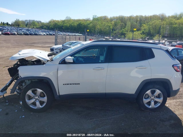 3C4NJCBB5JT125275 Jeep Compass Latitude Fwd