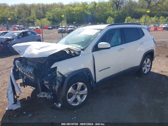 3C4NJCBB5JT125275 Jeep Compass Latitude Fwd