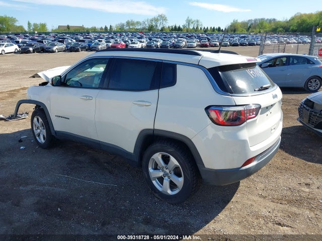 3C4NJCBB5JT125275 Jeep Compass Latitude Fwd