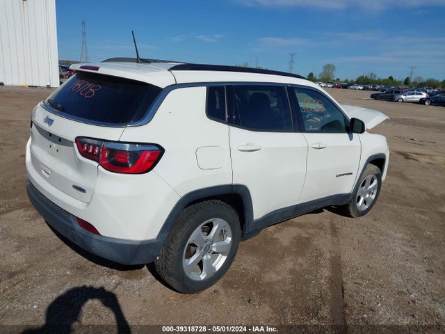 3C4NJCBB5JT125275 Jeep Compass Latitude Fwd