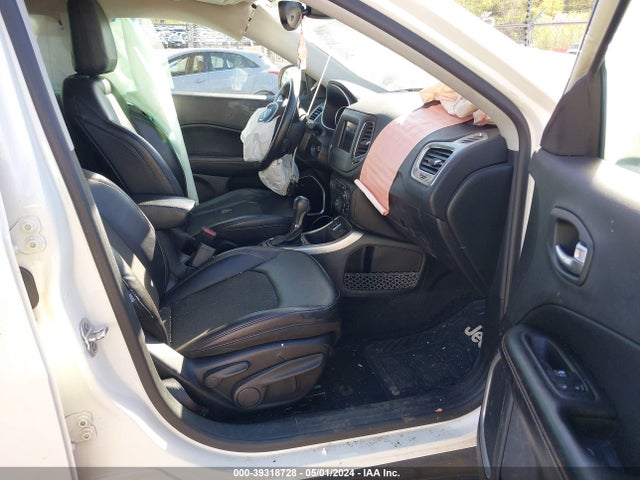 3C4NJCBB5JT125275 Jeep Compass Latitude Fwd