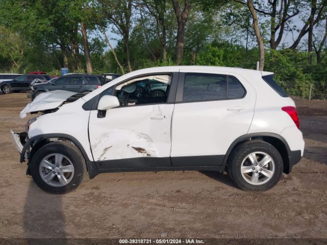 3GNCJNSB0KL221701 Chevrolet TRAX LS
