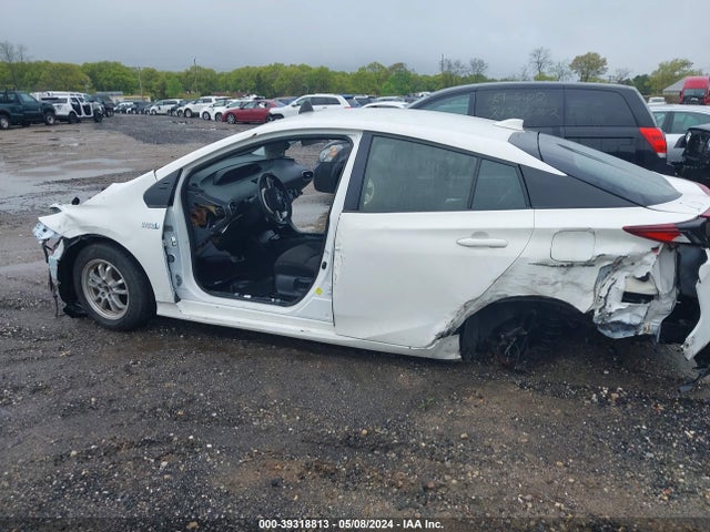 Toyota Prius Prime Plus 2018 JTDKARFP7J3082064 Image 15