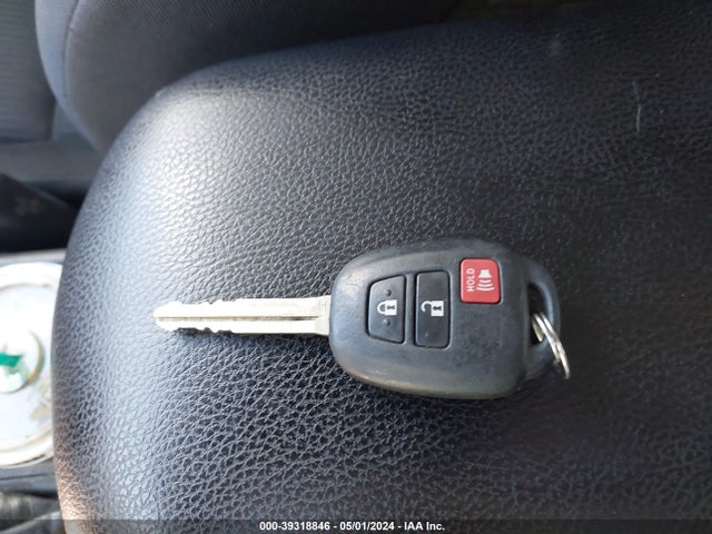 Toyota RAV4 LE 2016 2T3BFREV3GW533823 Image 11